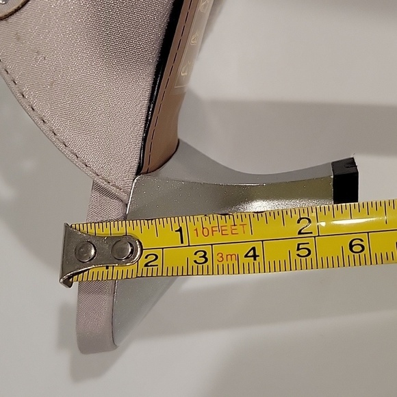 J. Renee Francie Silver Low Heel Sandals 7 New - Picture 5 of 5